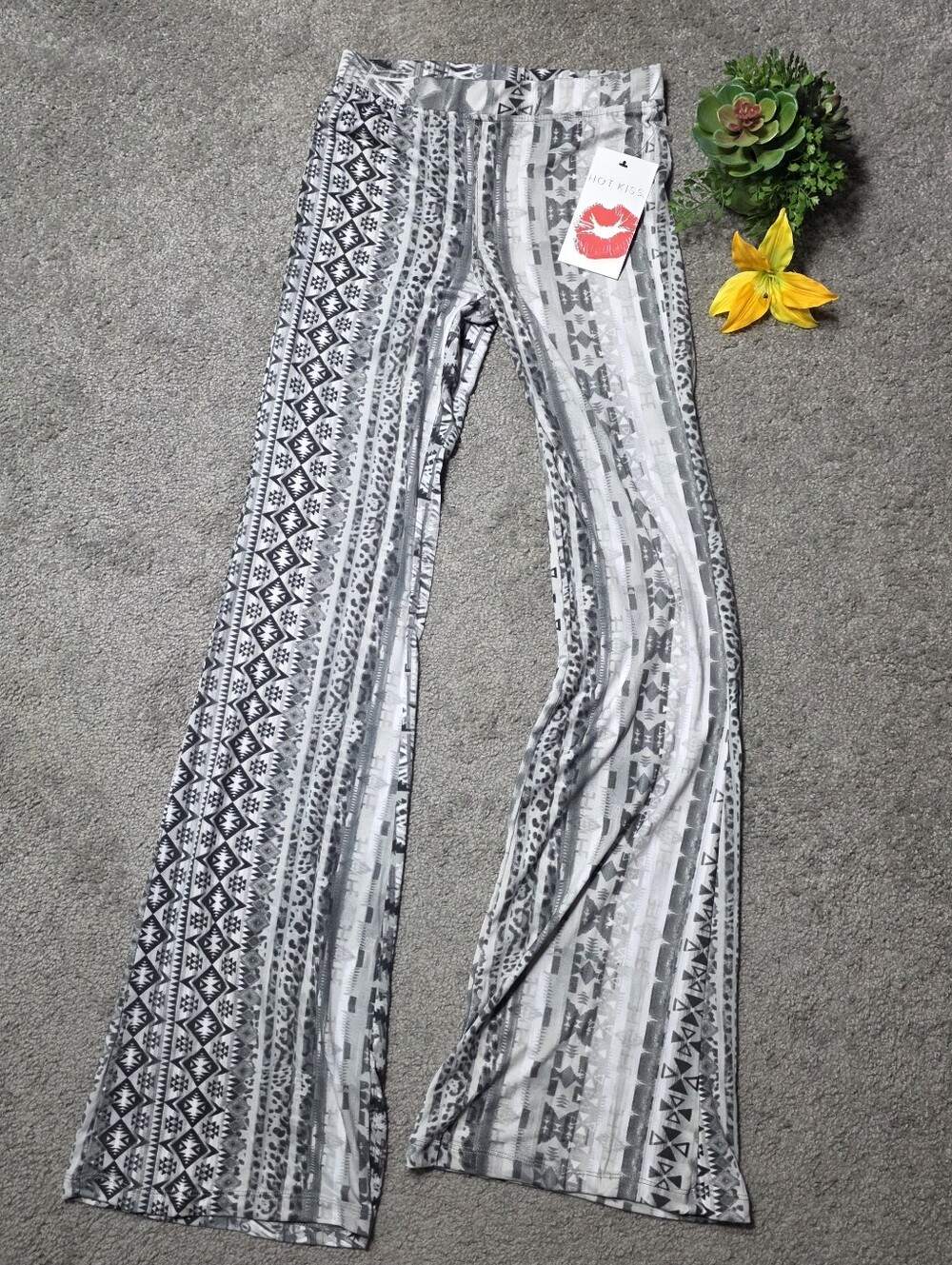 Hot Kiss Flare Leggings Tribal Print Gray Size Small